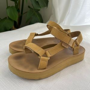 TEVA | MIDFORM UNIVERSAL LEATHER | Desert Sand